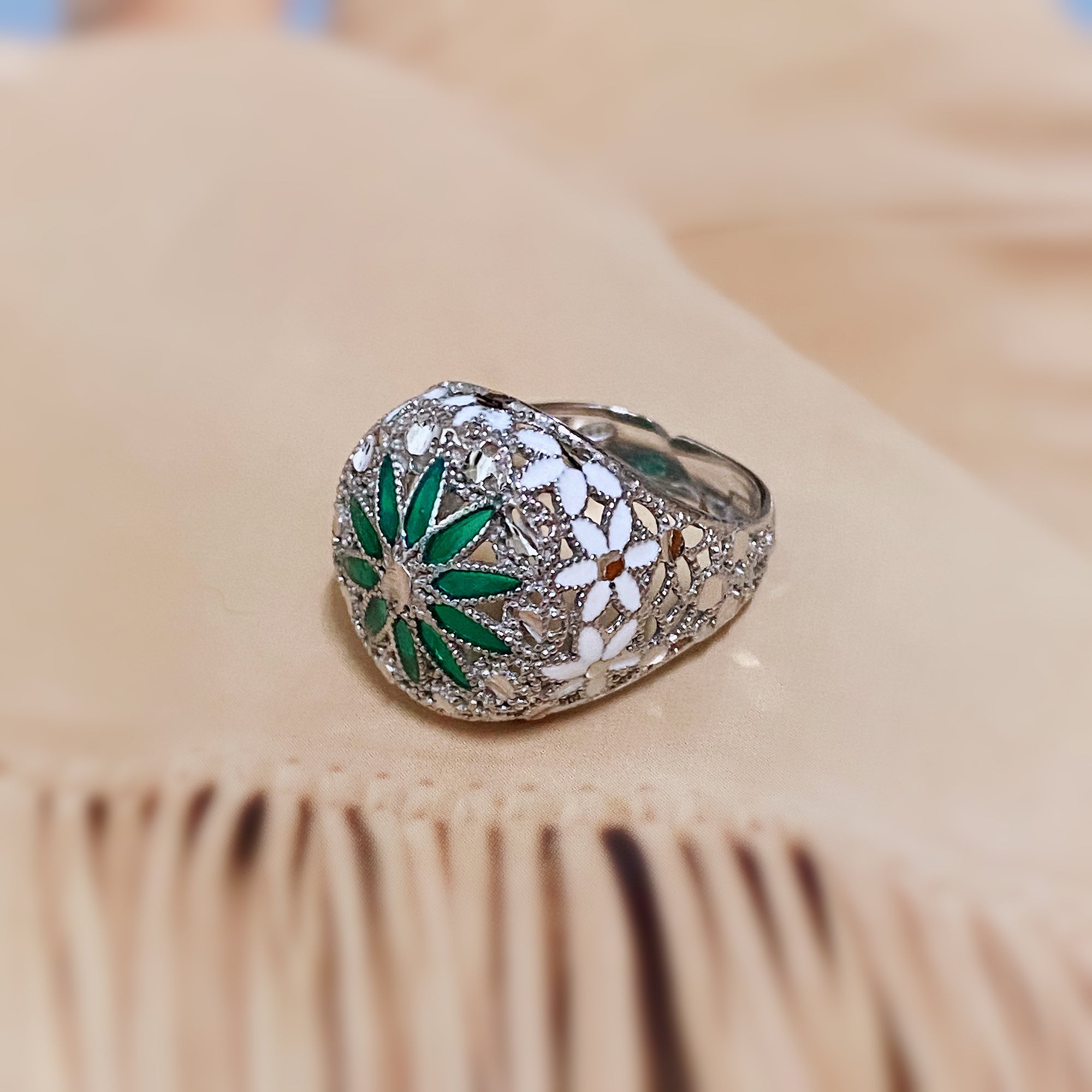 Journee Vintage Ring
