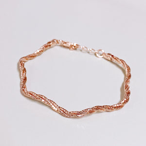 Lucille Wavy Twisted Bangle